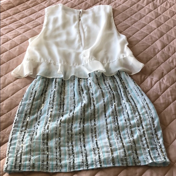 DONATED to local social workerš Elegant dress - Picture 4 of 5